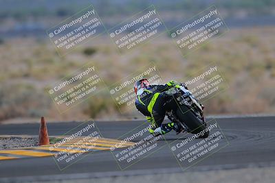 media/Sep-24-2022-CVMA (Sat) [[a45f954247]]/Race 14 Amateur Supersport Open/